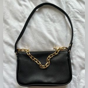 Mini black bag with chain